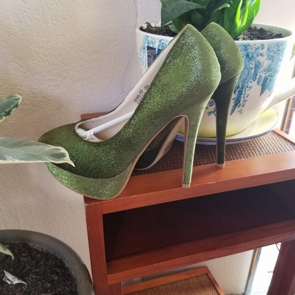 Sexy Green Shimmer Platform High Heels - Picture 4 of 5